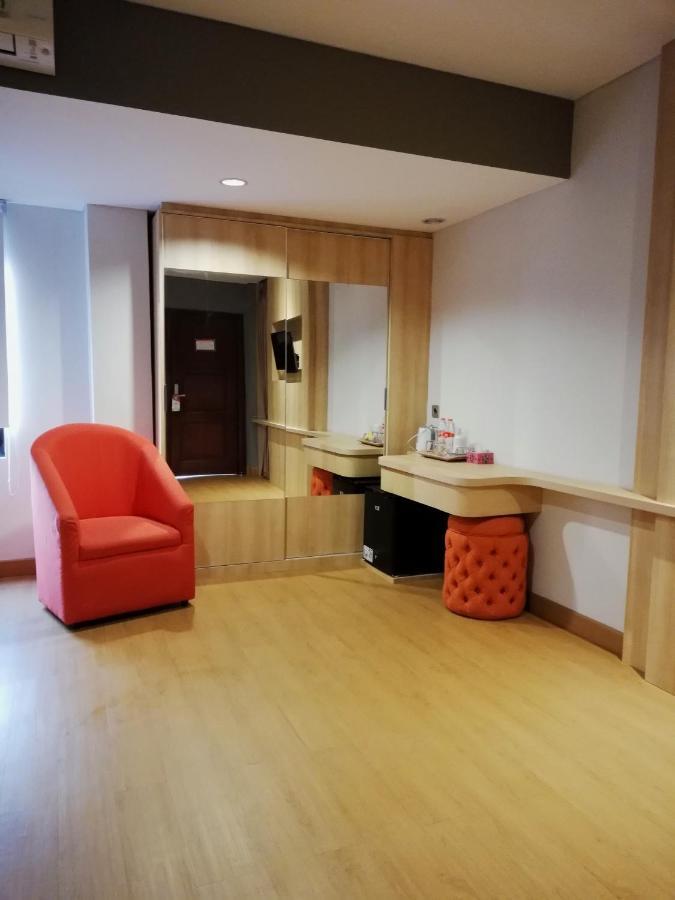The Nyaman Motel Jakarta Kültér fotó